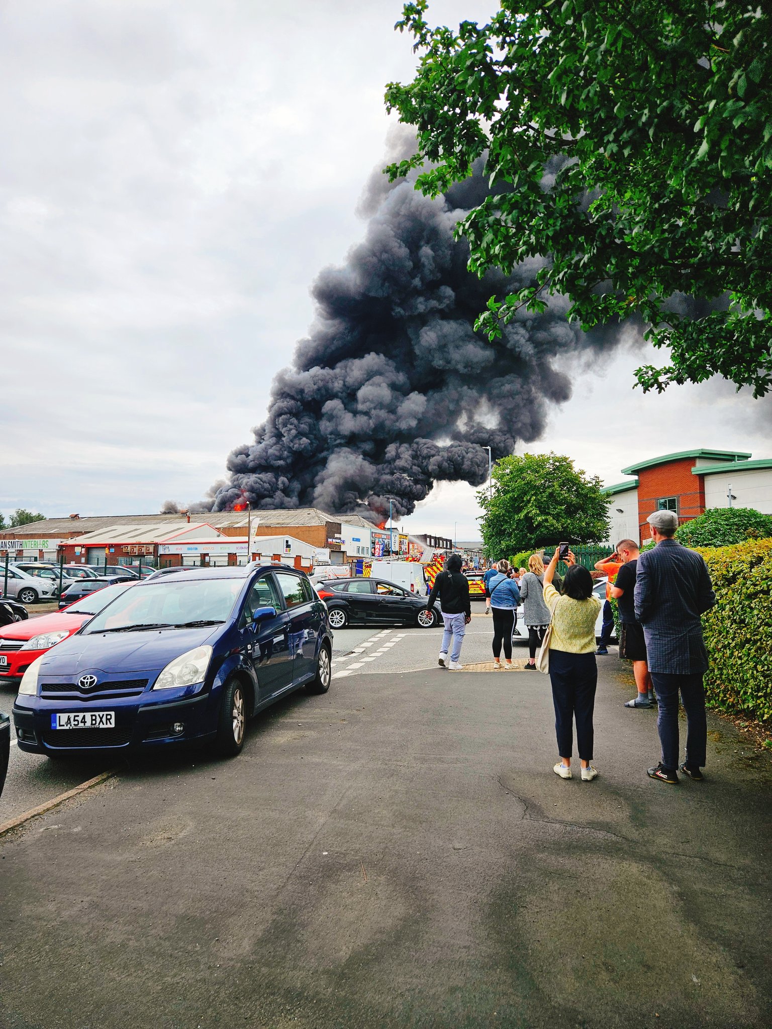 Gw3NWXyXYAAXMwc.jpeg (702 KB)